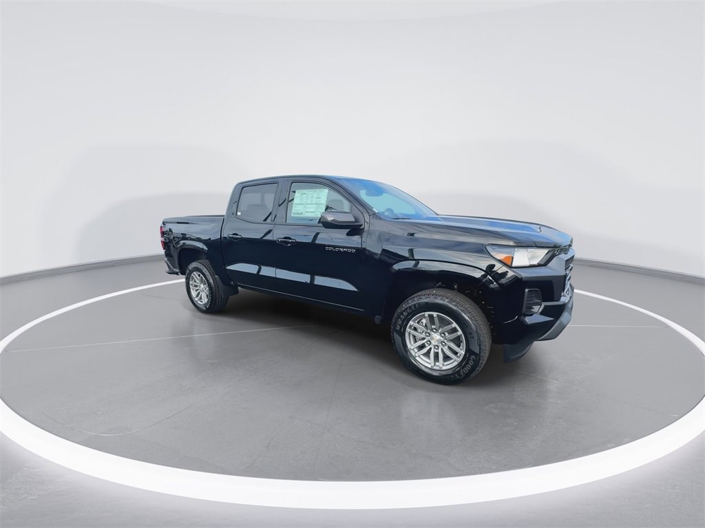 2025 Chevrolet Colorado Work Truck LT photo 2