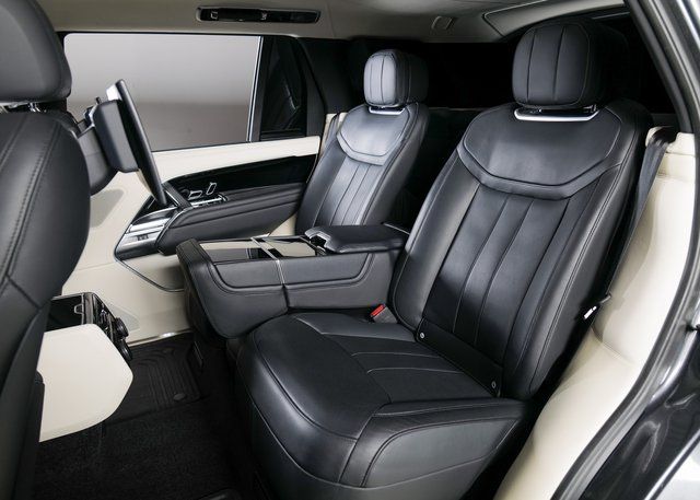 2023 Land Rover Range Rover Autobiography photo 4