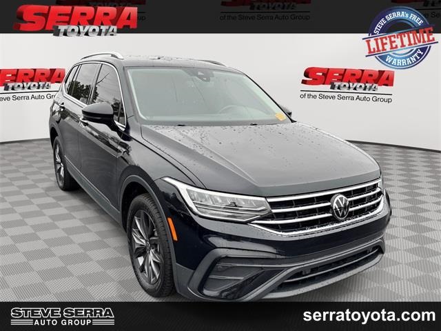 2022 Volkswagen Tiguan SE's photo