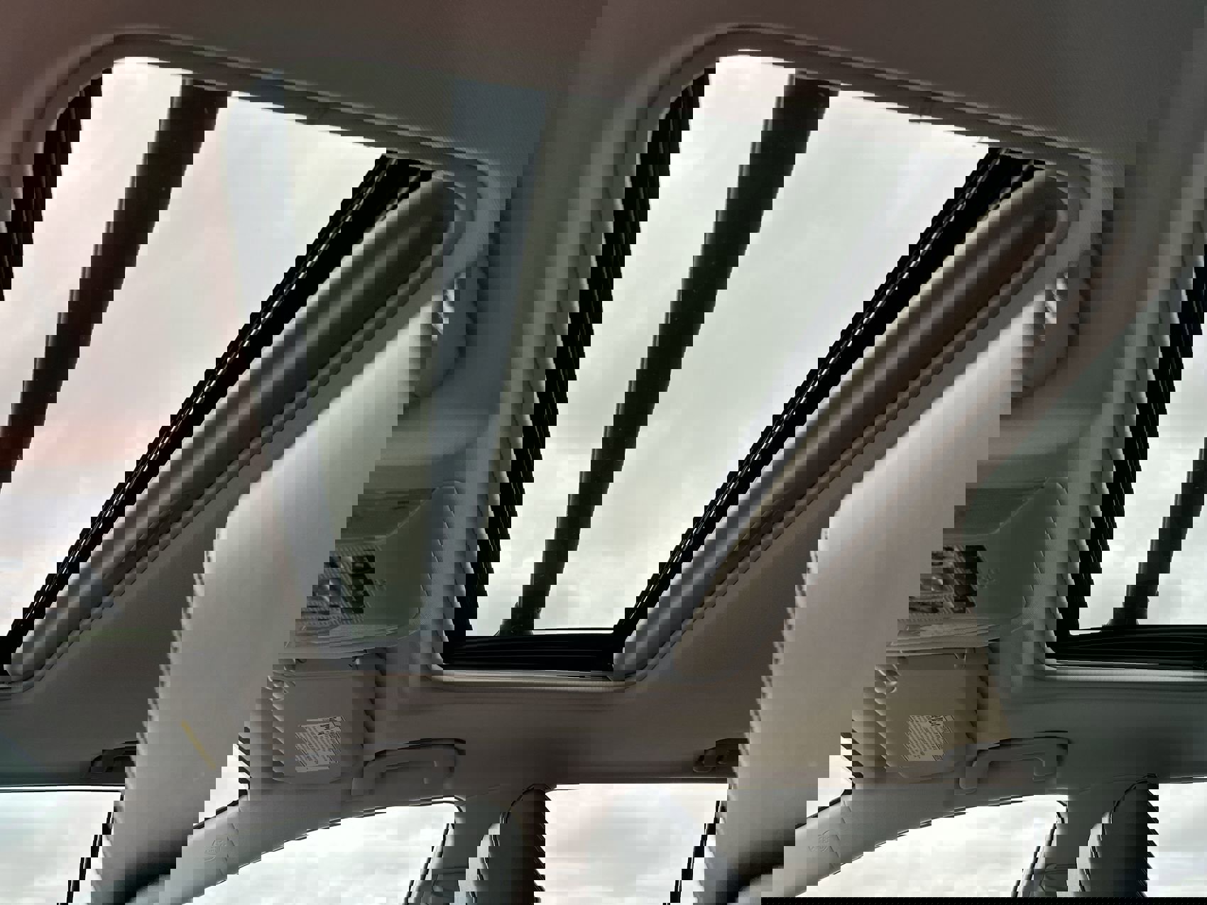 2021 Toyota RAV4 XLE Premium photo 17