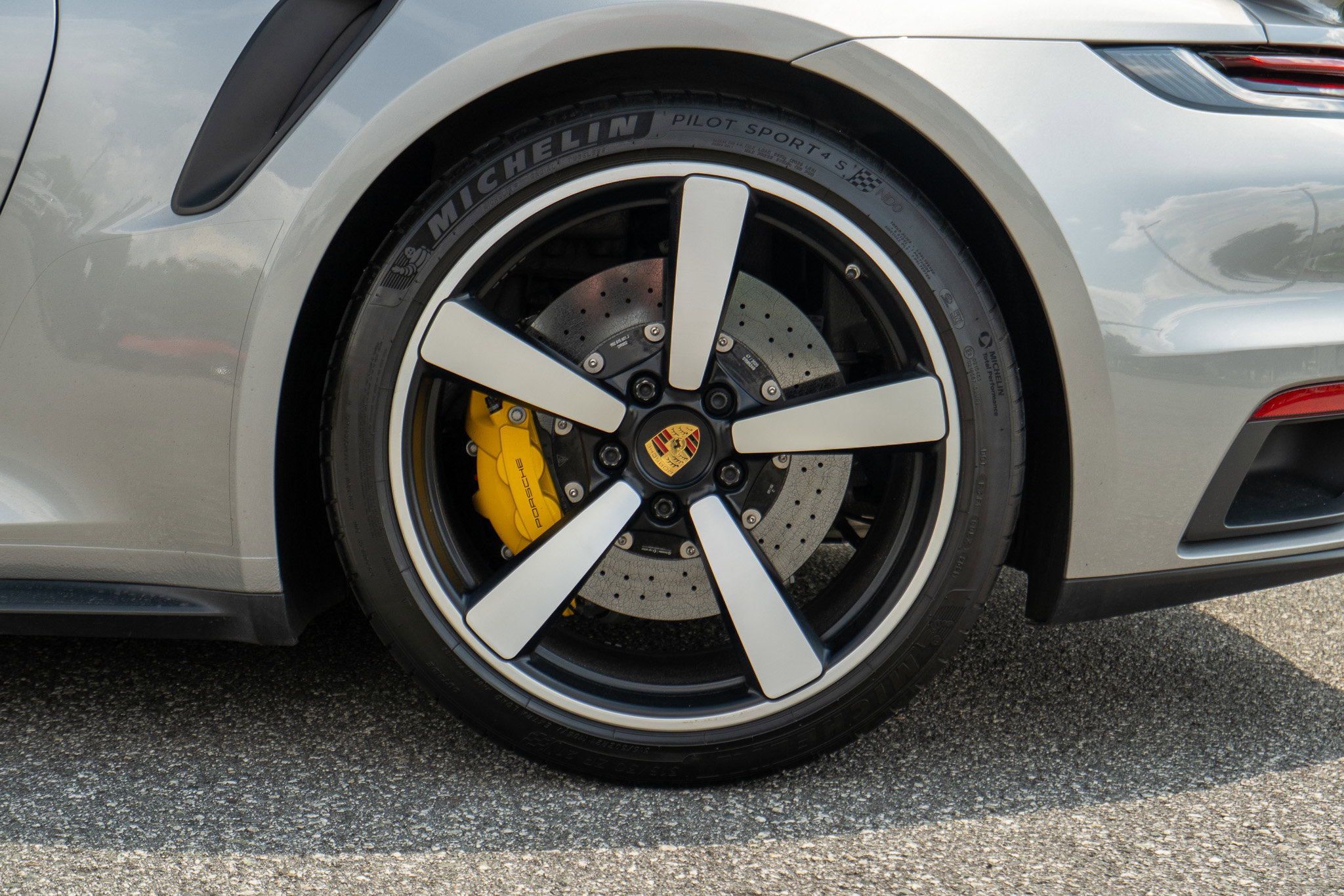 2021 Porsche 911 Turbo S photo 12