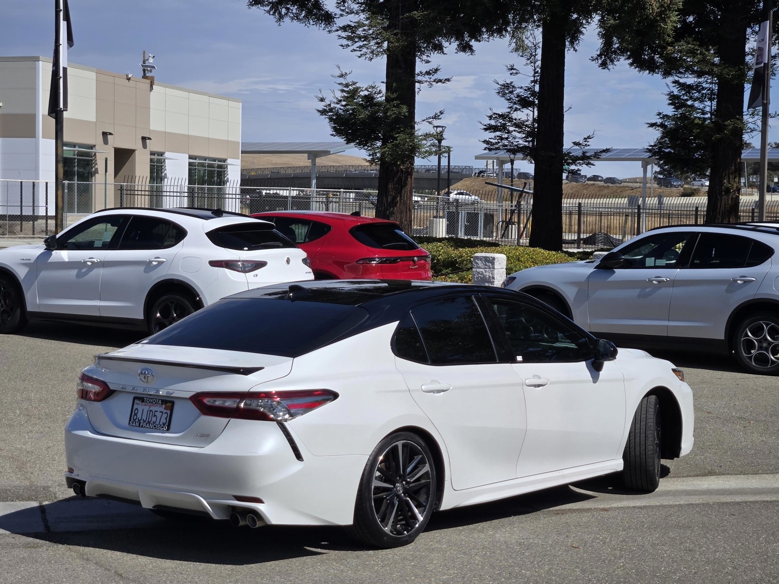 2019 Toyota Camry XSE photo 3