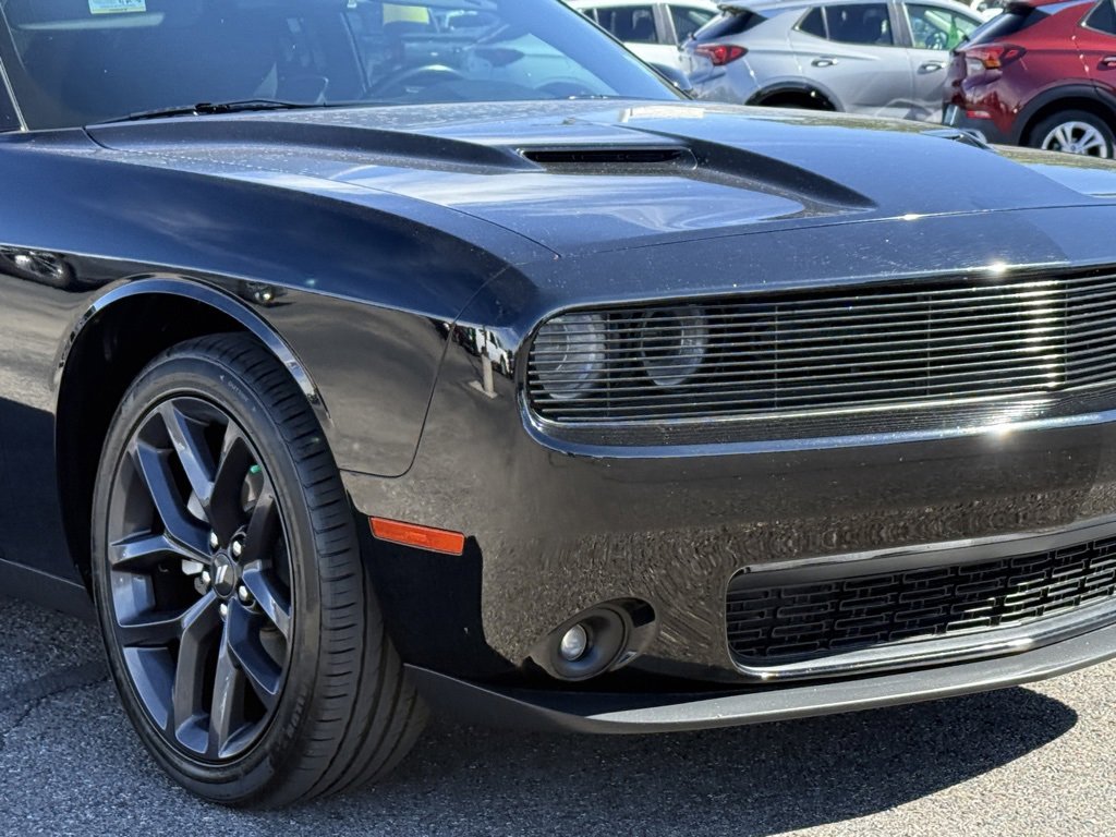 2023 Dodge Challenger SXT photo 2