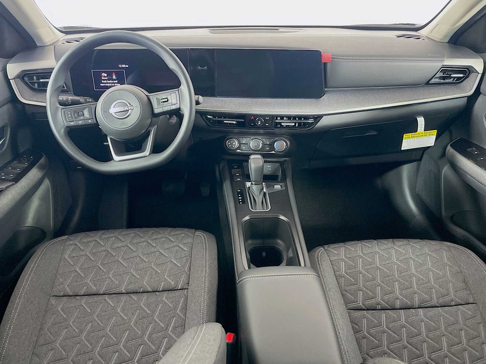 2025 Nissan Kicks SV photo 3