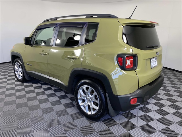 2015 Jeep Renegade Latitude photo 2