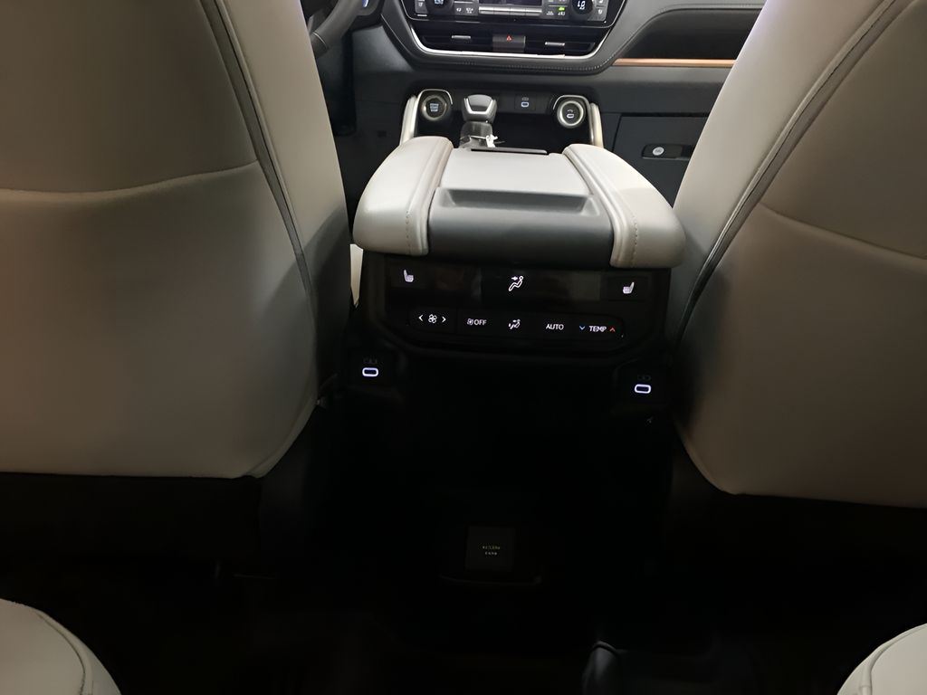 2025 Toyota Grand Highlander Limited AWD photo 10