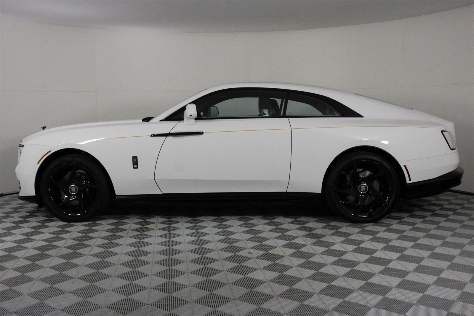 2025 Rolls Royce Spectre photo 3