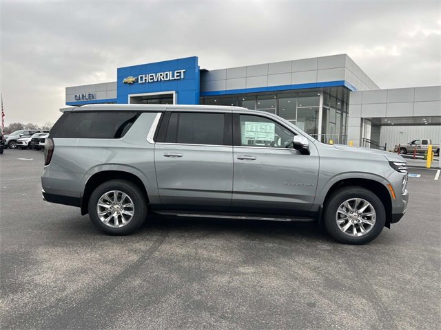 2026 Chevrolet Suburban Premier photo 3