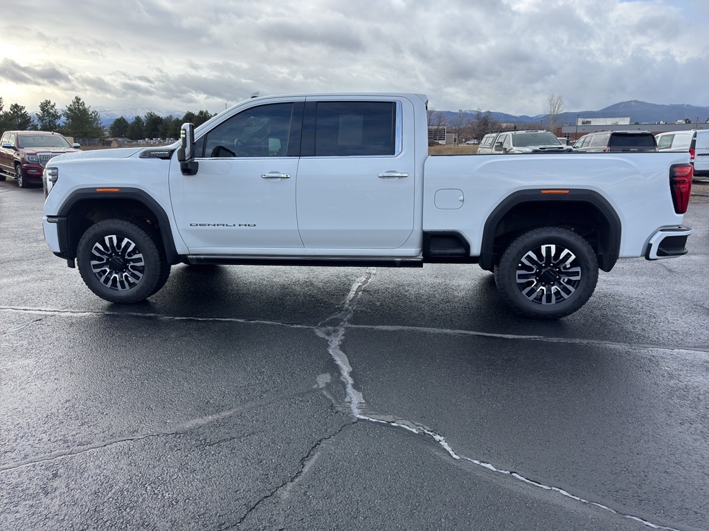 2024 GMC Sierra 3500HD Denali Ultimate's photo