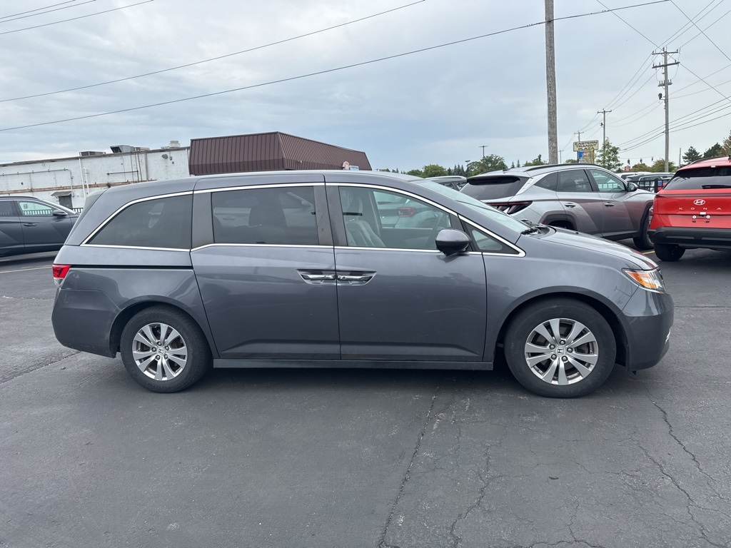 2017 Honda Odyssey SE photo 4