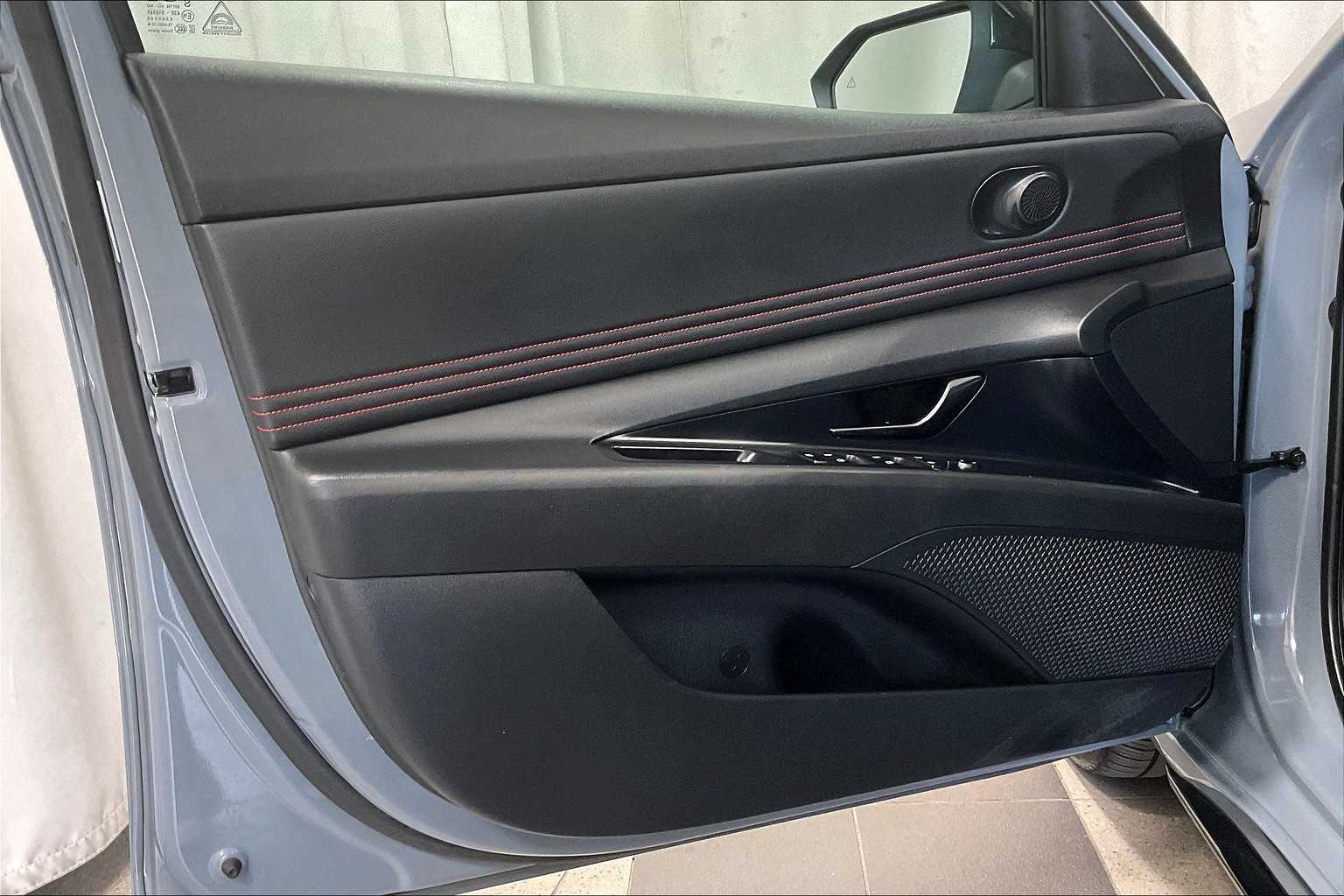 2023 Hyundai Elantra N Line photo 9