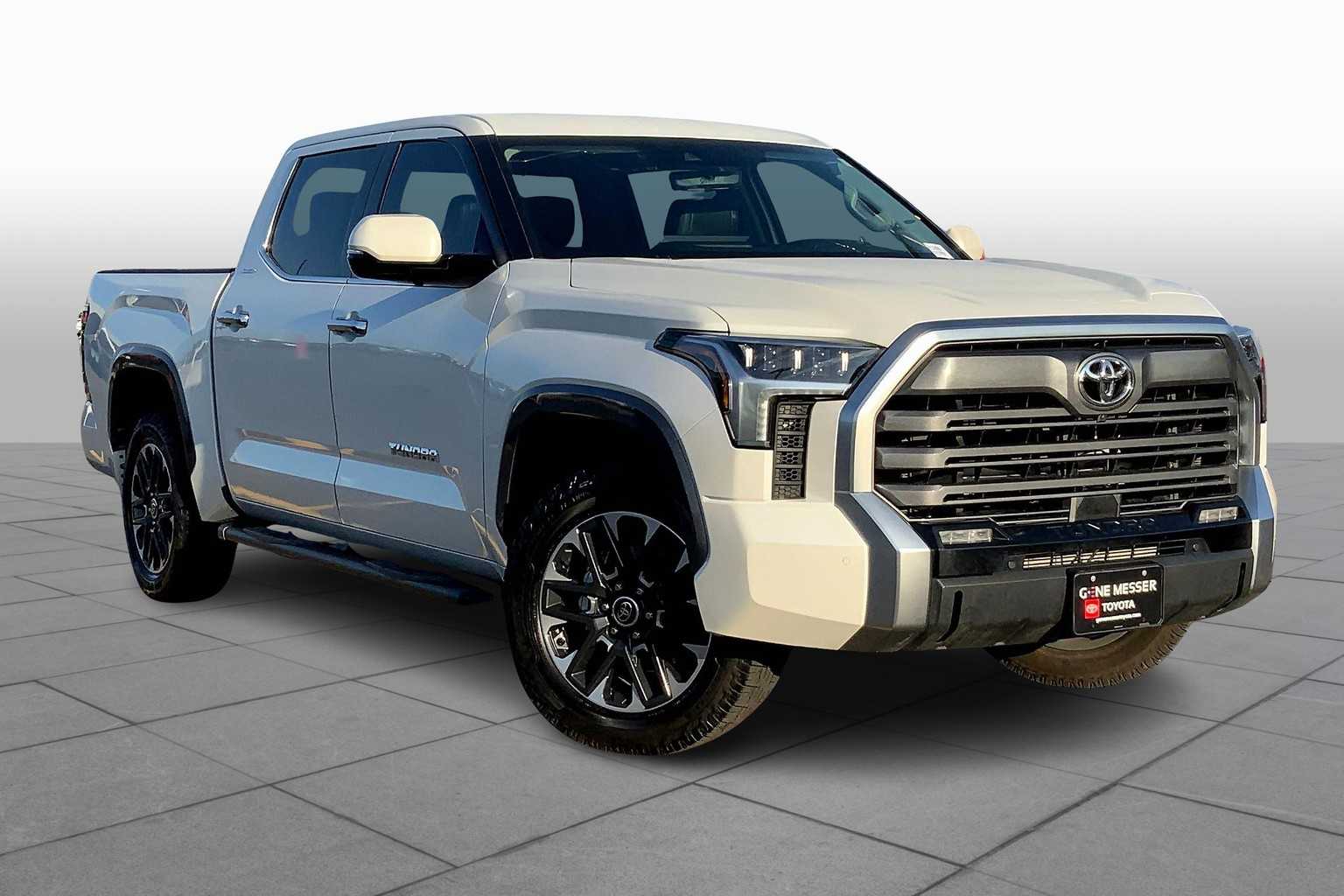 2024 Toyota Tundra Limited CrewMax photo 2