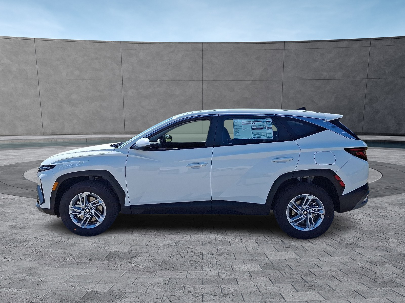 2026 Hyundai Tucson SE photo 4