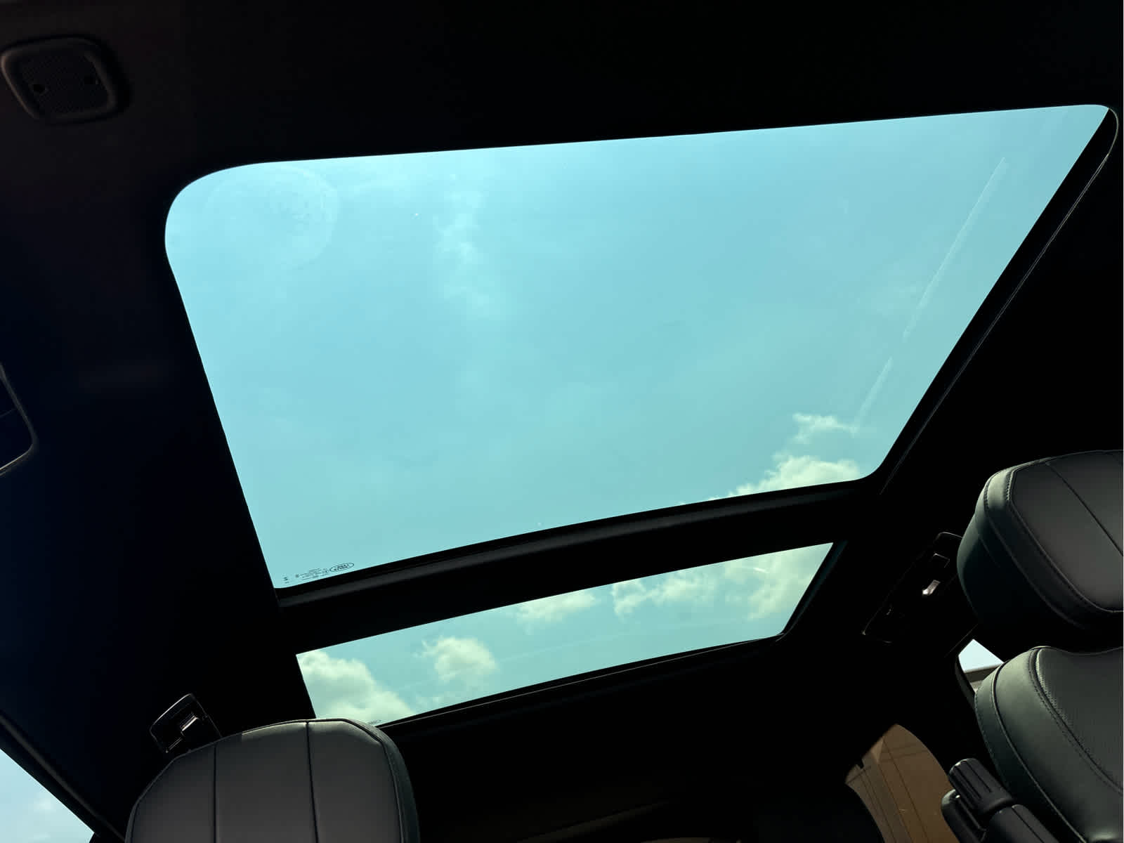 2023 Land Rover Range Rover SE photo 11