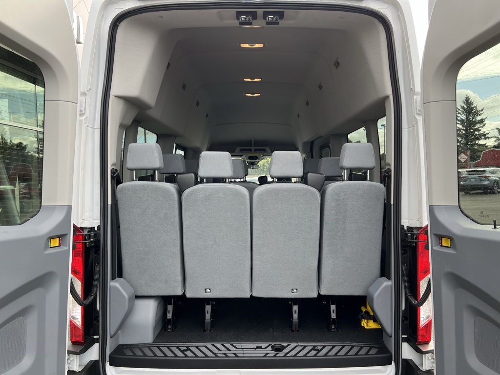 2019 Ford Transit Passenger XLT photo 2
