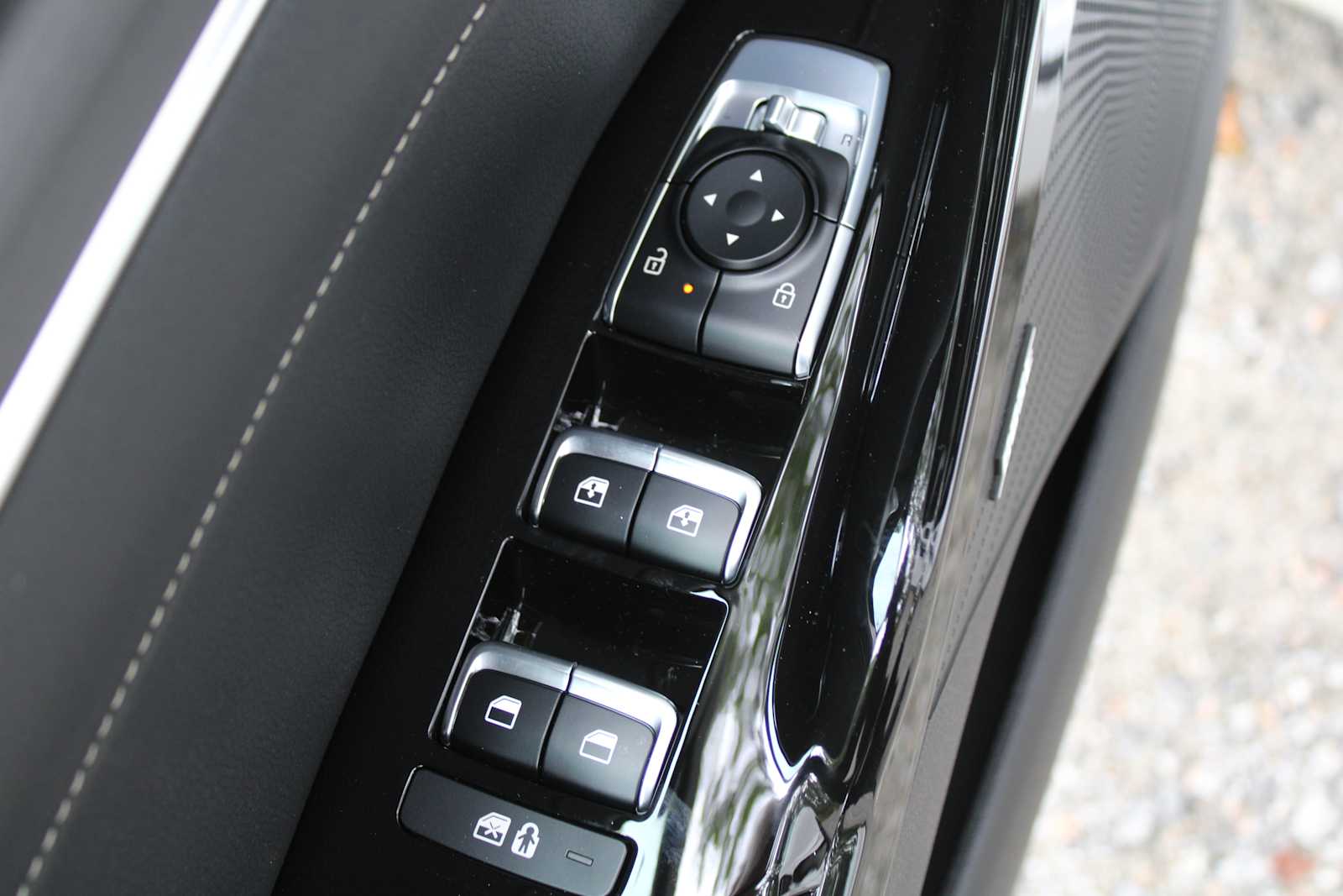 2025 Kia K5 GT-Line photo 35