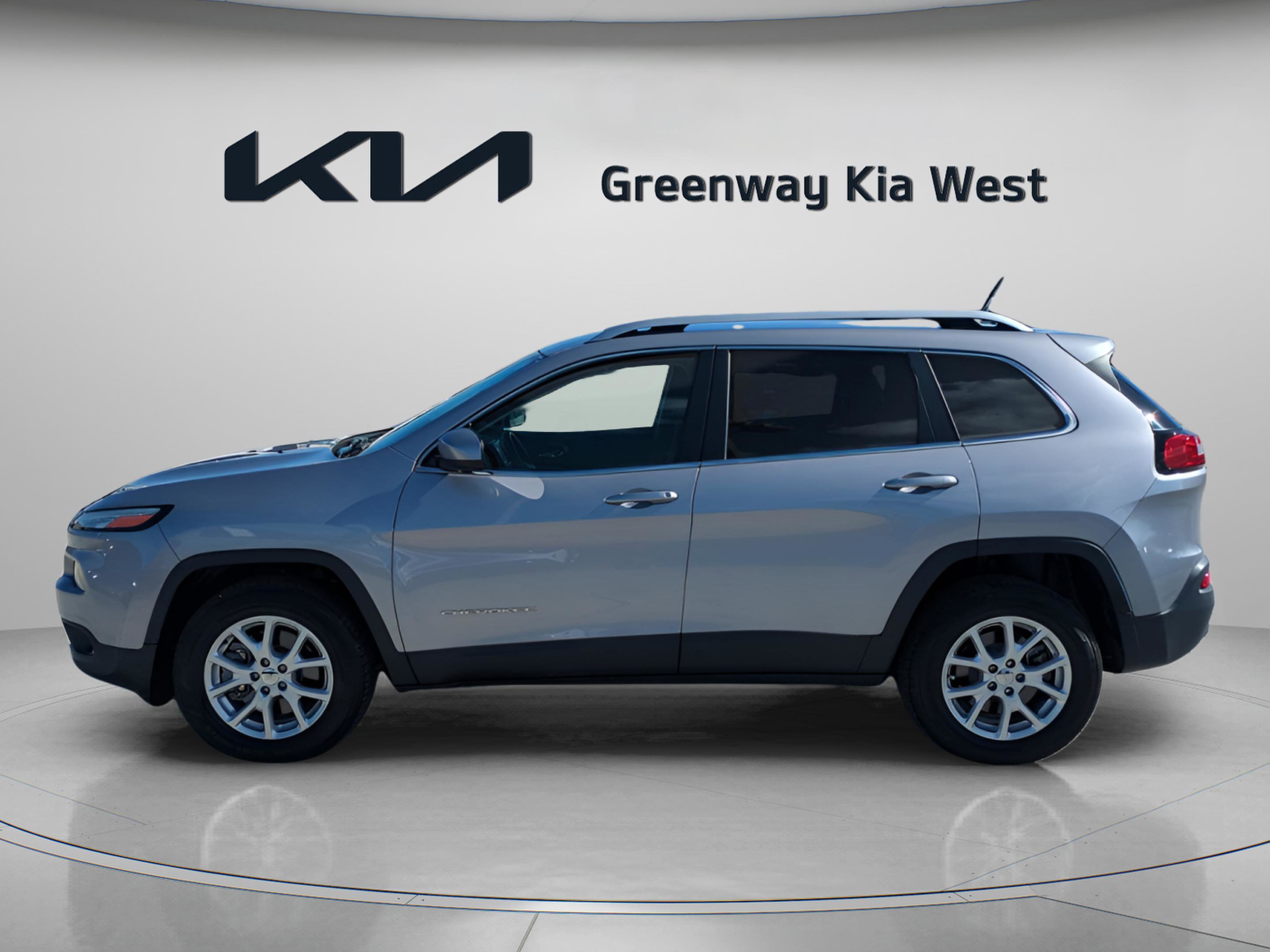 2018 Jeep Cherokee Latitude Sport photo 4