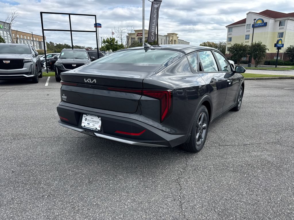2025 Kia K4 LX photo 2