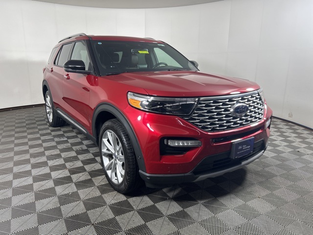 2022 Ford Explorer Platinum's photo