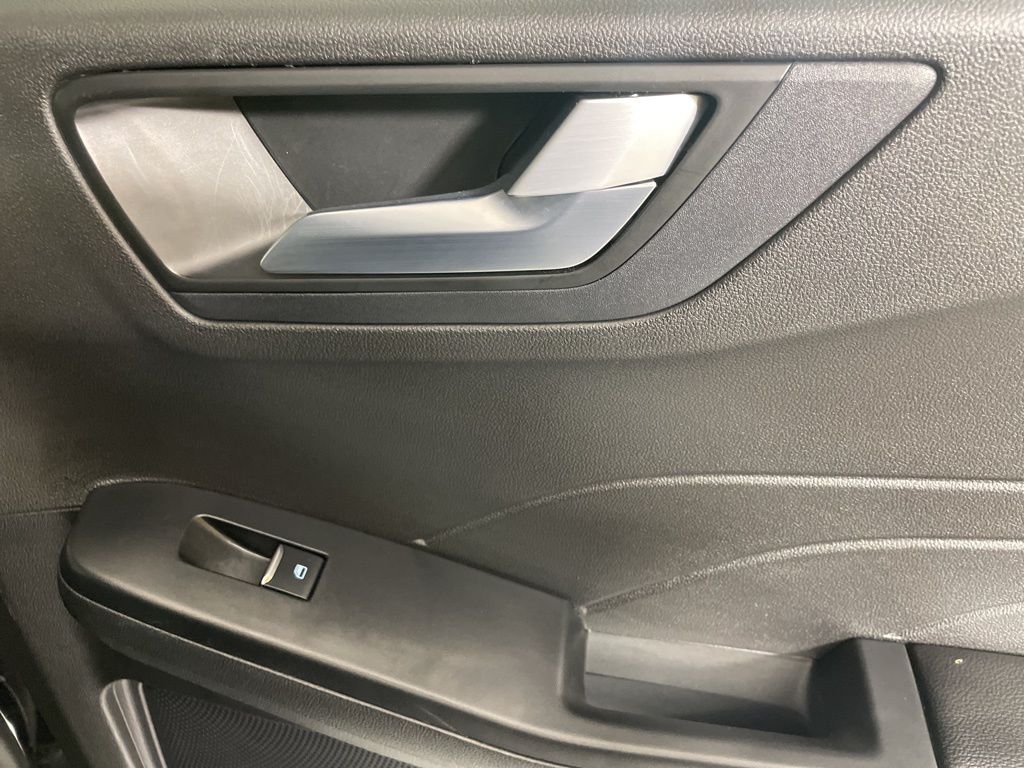 2024 Ford Escape ST-Line photo 16