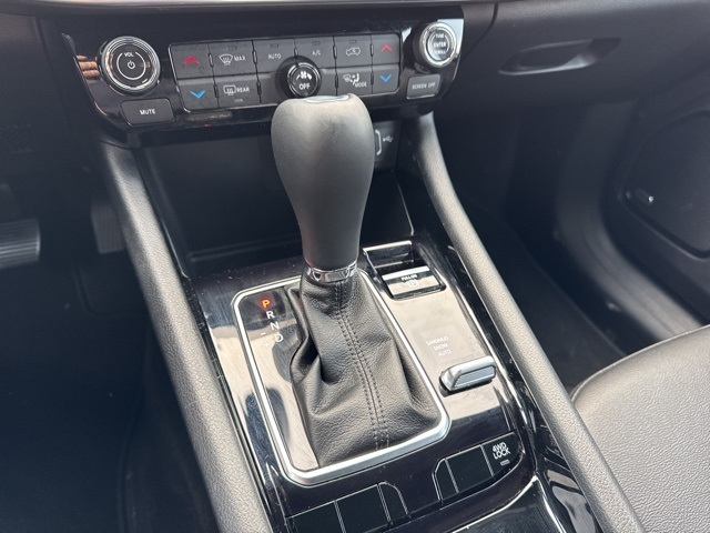 2025 Jeep Compass Limited photo 17