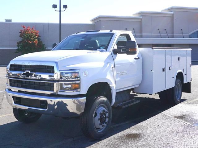 2024 Chevrolet Silverado 4500 Medium Duty Chassis Cab Work Truck's photo