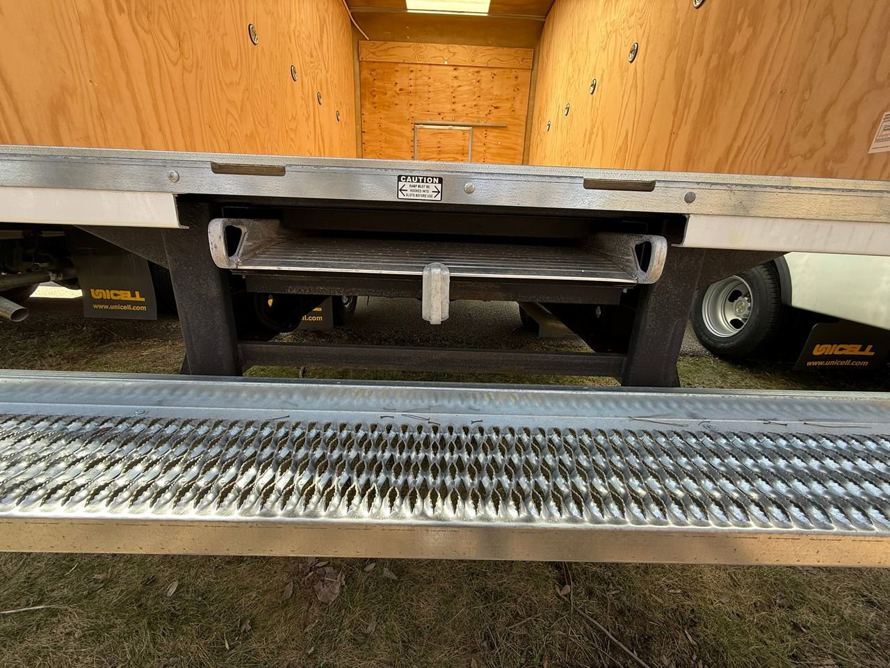 2024 Gmc Savana Cutaway photo 4