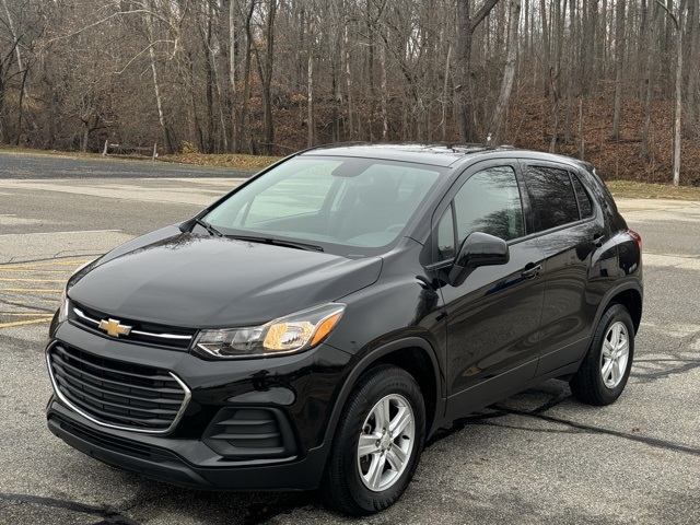 2022 Chevrolet Trax LS's photo