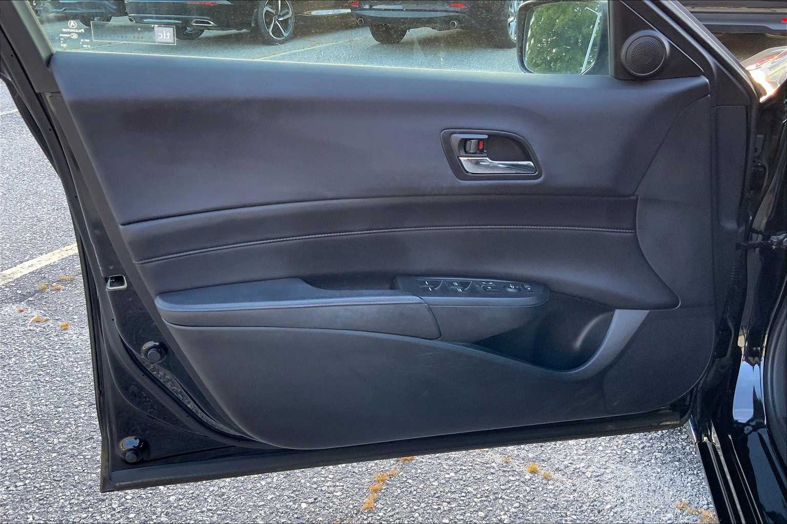 2017 Acura ILX Base photo 21