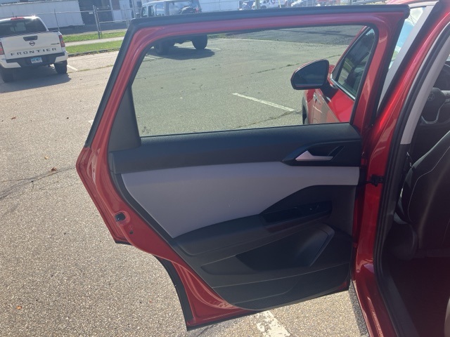 2022 Volkswagen Taos SE photo 13