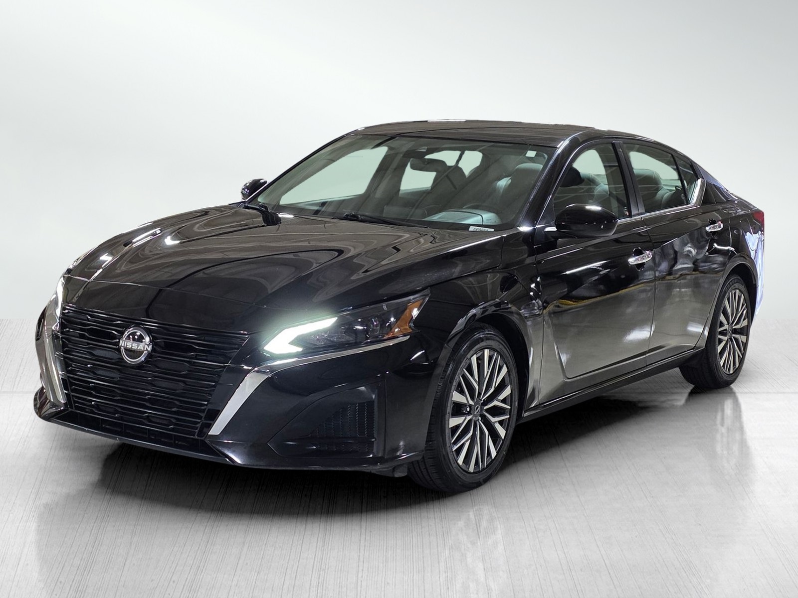 2023 Nissan Altima 2.5 SV photo 3