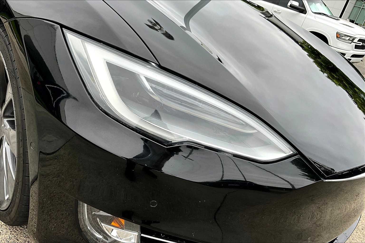 2021 Tesla Model S Long Range Plus photo 27