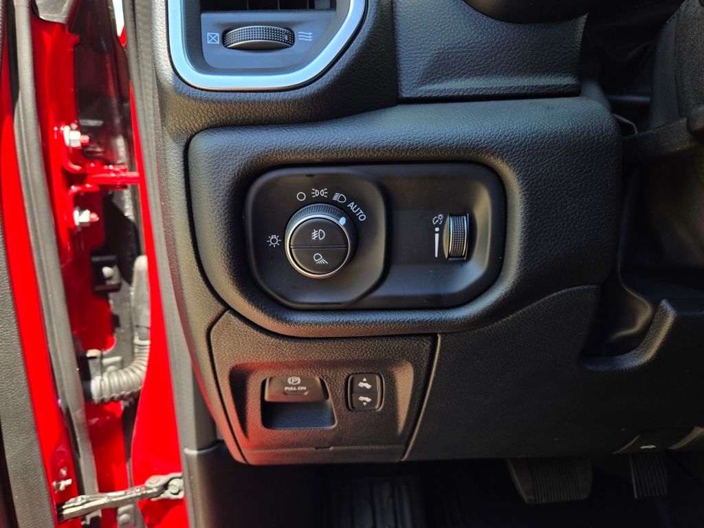 2025 Ram 1500 Big Horn Lone Star photo 11