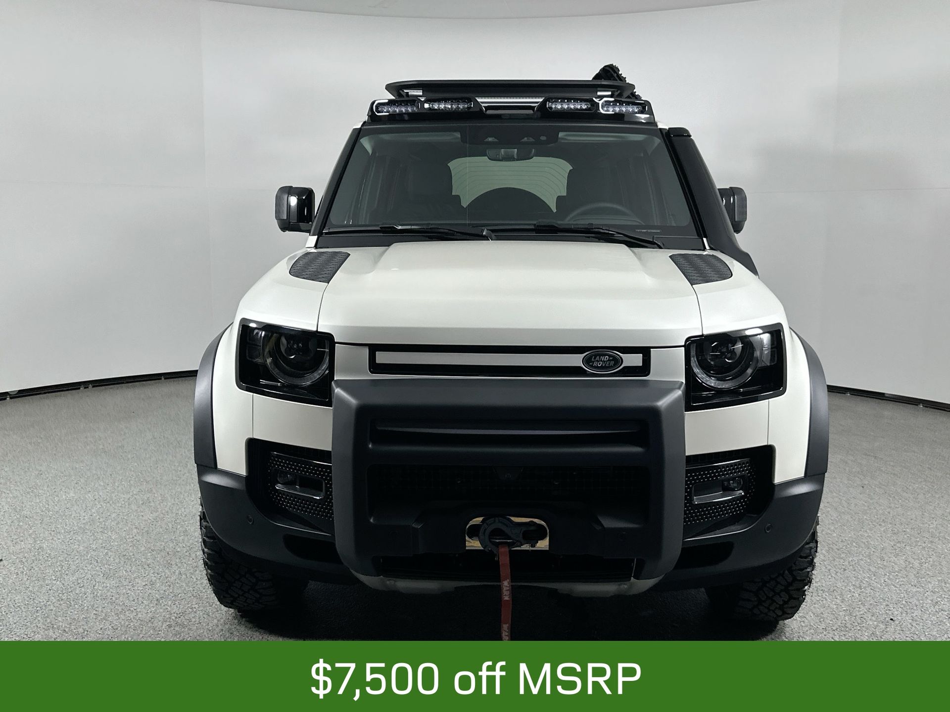 2024 Land Rover Defender 110 S photo 2