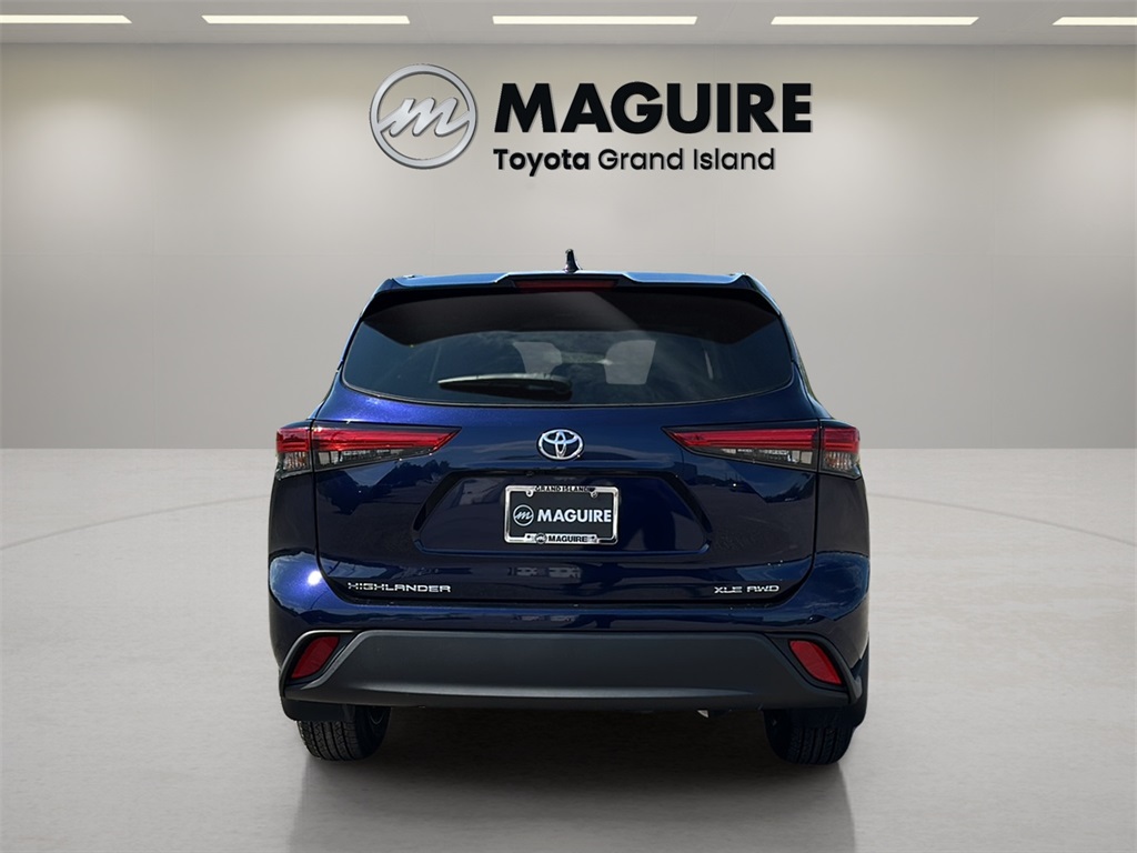 2022 Toyota Highlander XLE photo 4