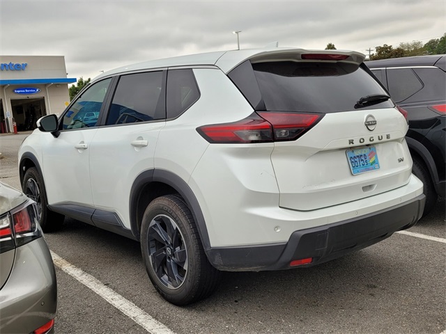 2024 Nissan Rogue SV photo 4