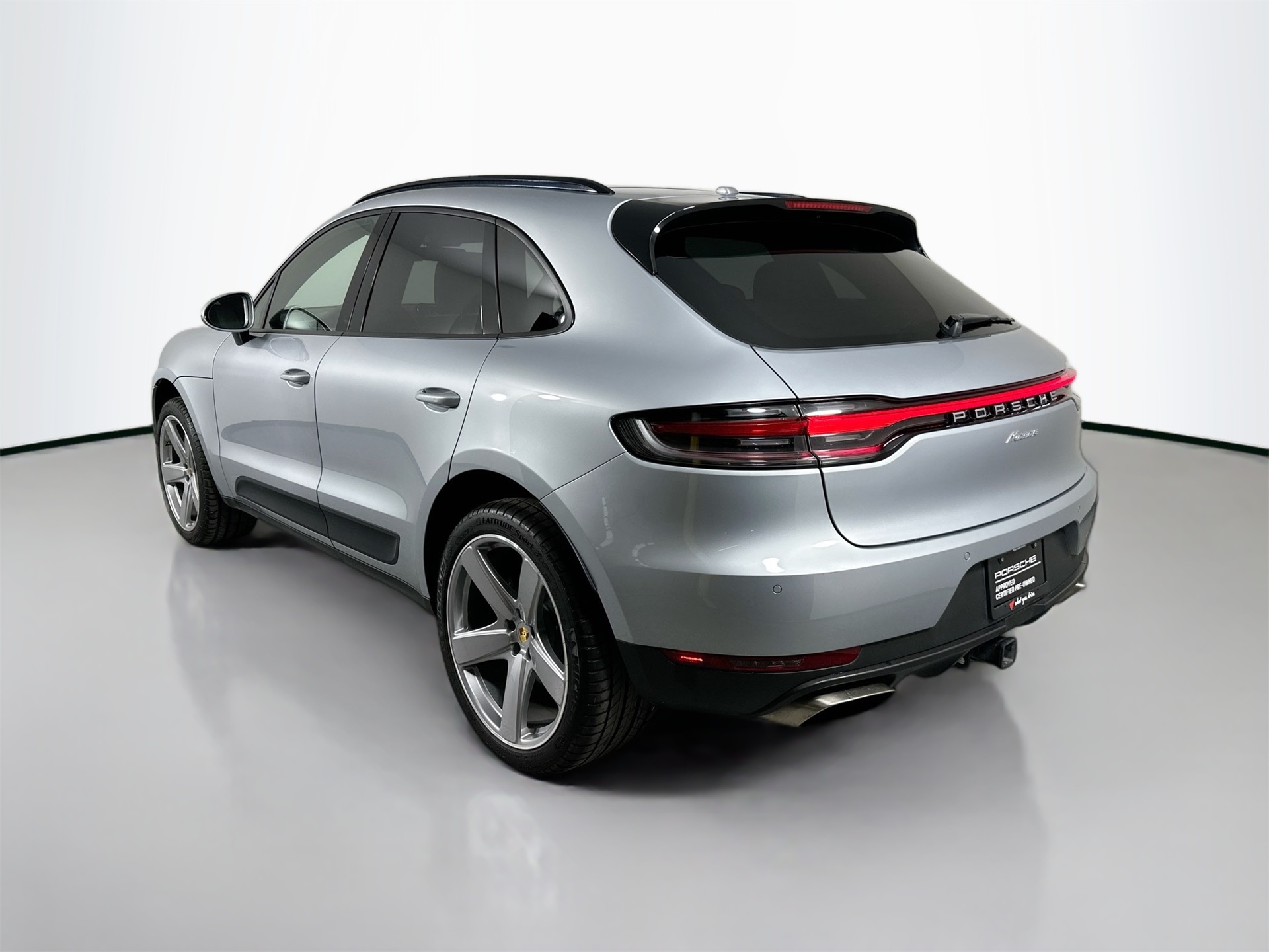 2020 Porsche Macan Base photo 3