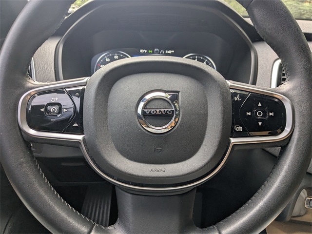 2016 Volvo XC90 T6 Momentum photo 12