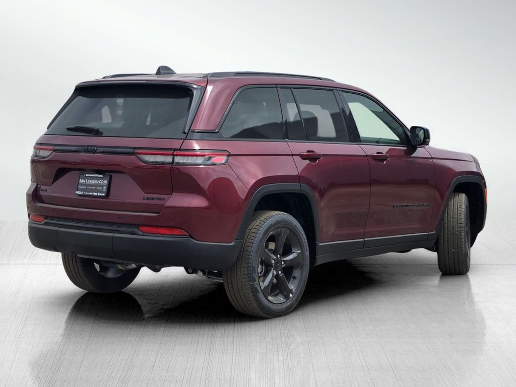 2025 Jeep Grand Cherokee Limited photo 4