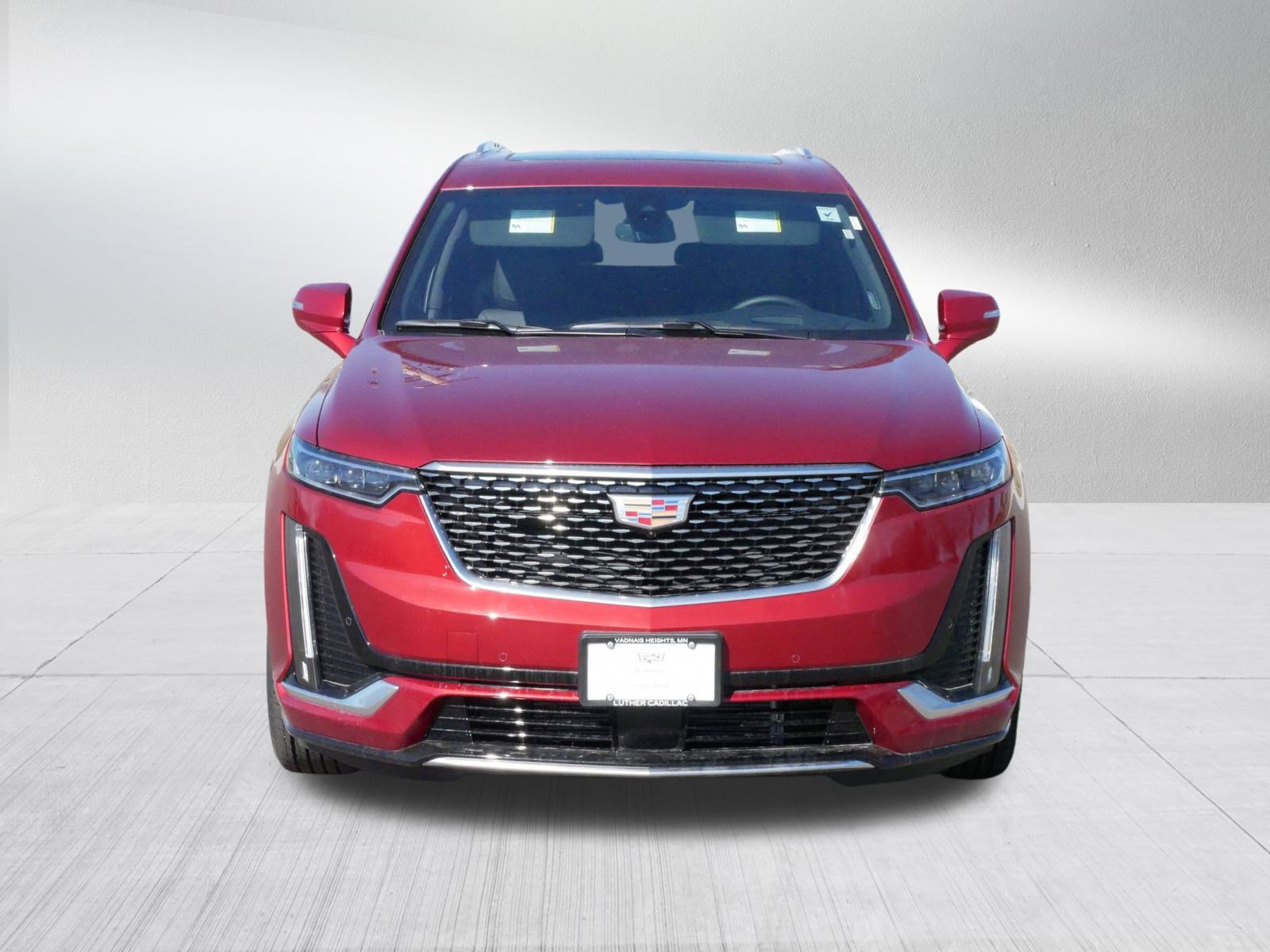 2025 Cadillac XT4 Premium Luxury photo 2
