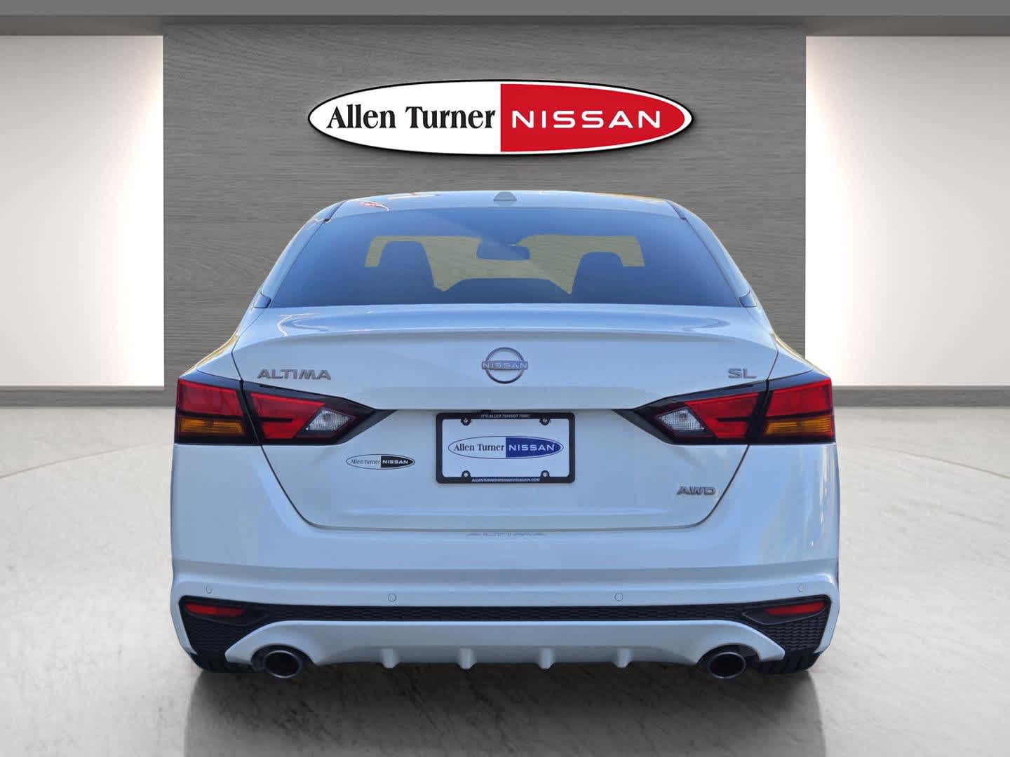 2025 Nissan Altima SL photo 3