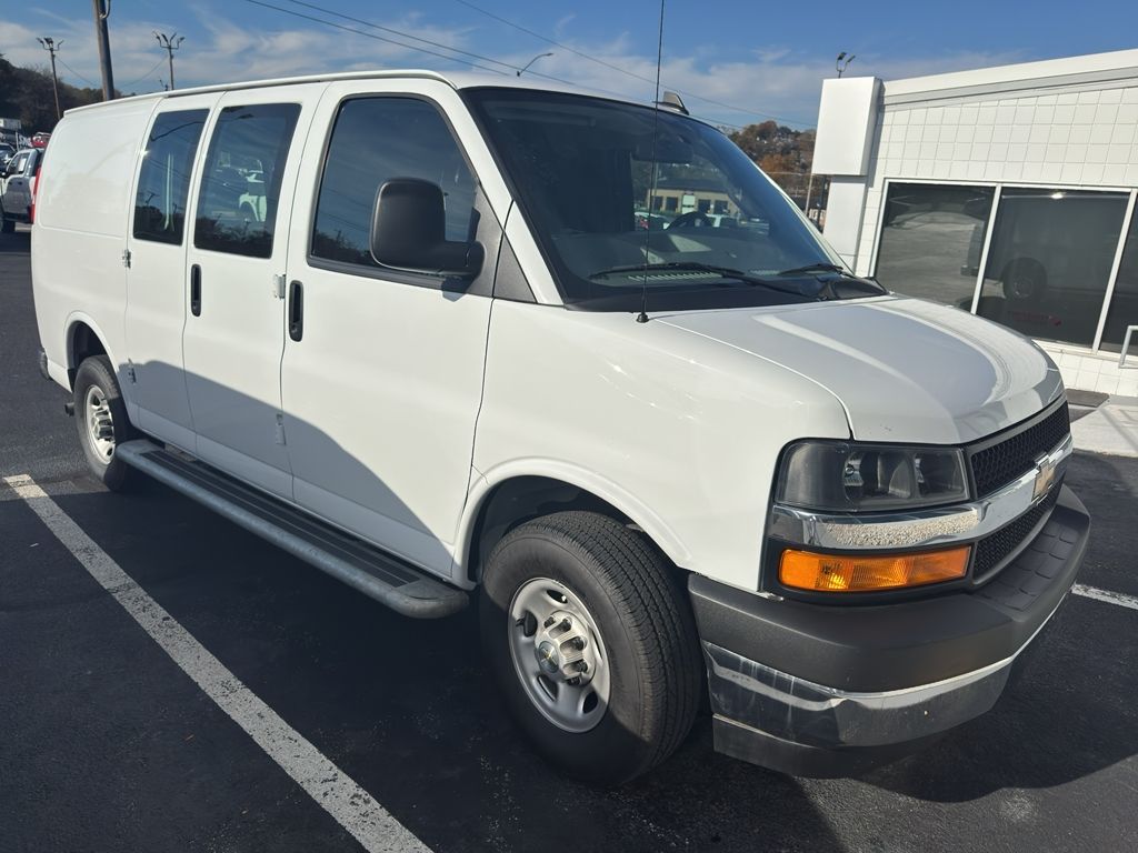 2024 Chevrolet Express Cargo 2500 photo 3