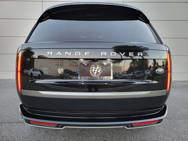 2023 Land Rover Range Rover SE photo 2