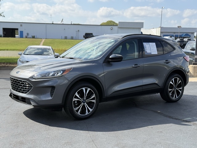 2022 Ford Escape SE photo 3
