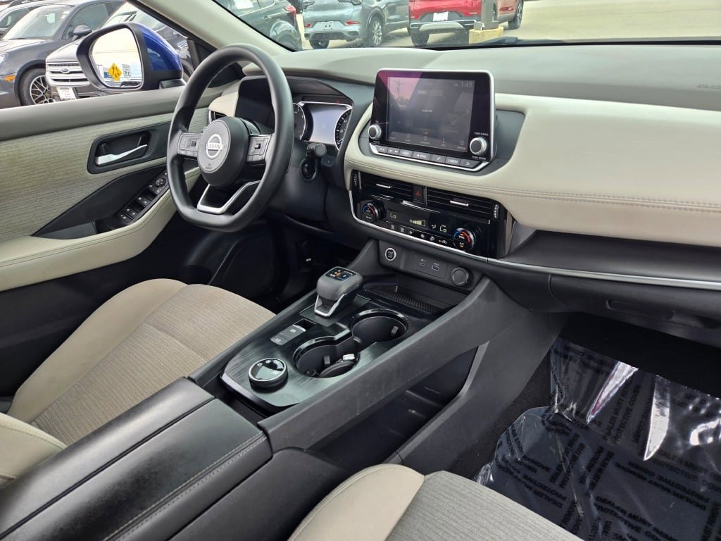2021 Nissan Rogue SV photo 5