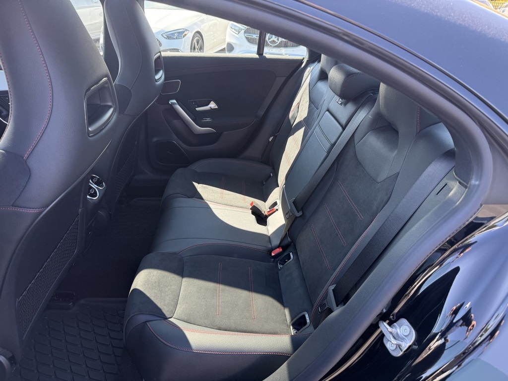 2025 Mercedes Benz CLA 250 4MATIC photo 5
