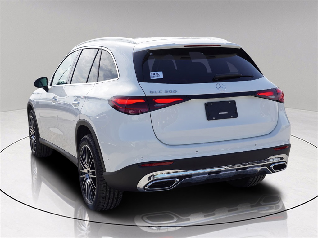 2026 Mercedes Benz GLC 300 photo 4