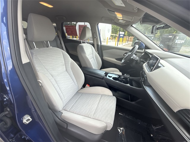 2023 Nissan Rogue SV photo 22