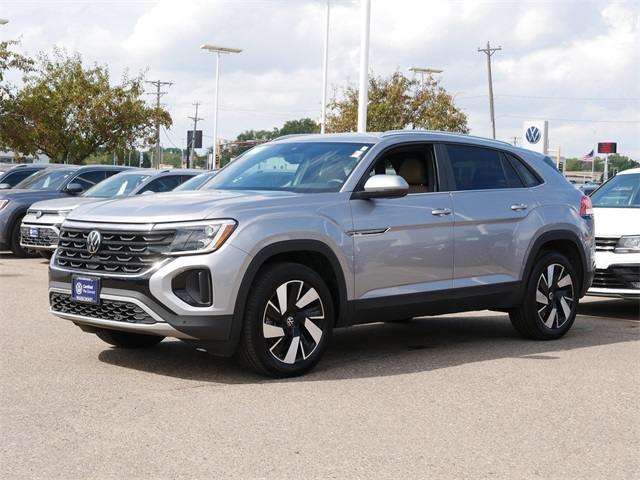 2024 Volkswagen Atlas Cross Sport SE Technology photo 2