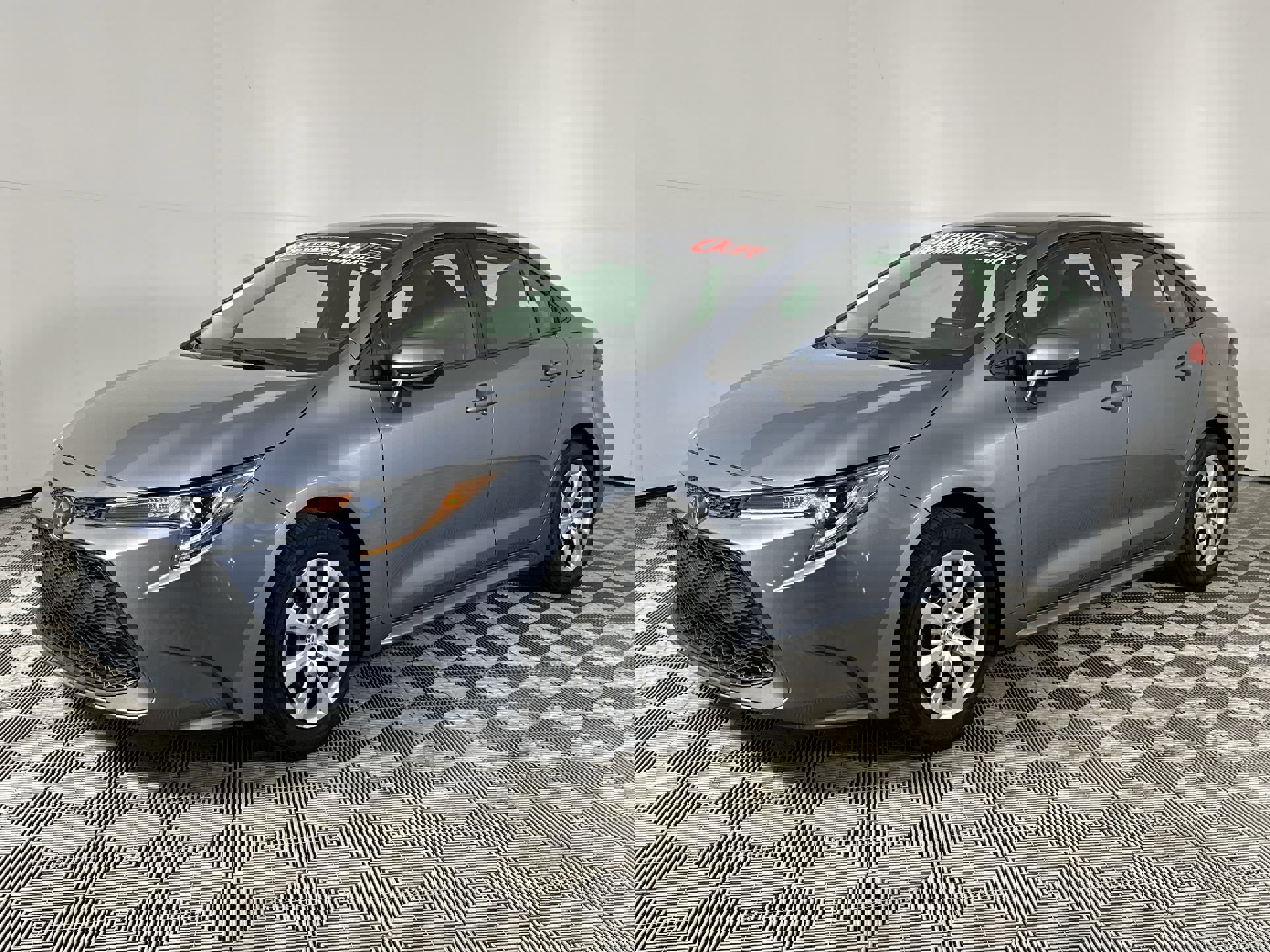 2021 Toyota Corolla LE photo 4